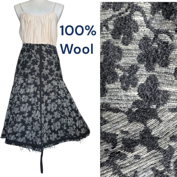 Daisy Two Tone  Black Floral  💯 Wool Knee Length Skirt S - Picture 2 of 16
